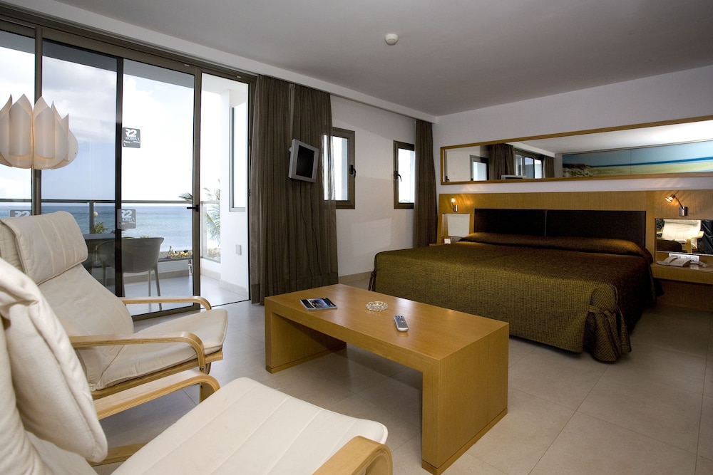R2 Bahía Playa Design Hotel & Spa Wellness - Adults Only — Hotel rooms in Tarajalejo, Canary Islands