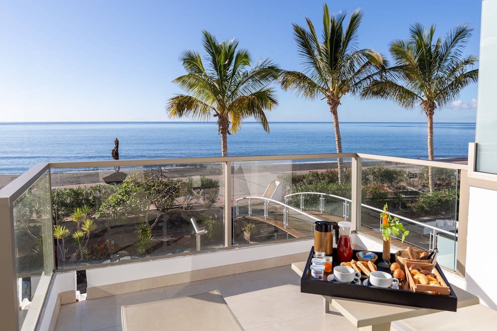 R2 Bahía Playa Design Hotel & Spa Wellness - Adults Only — Hotel rooms in Tarajalejo, Canary Islands