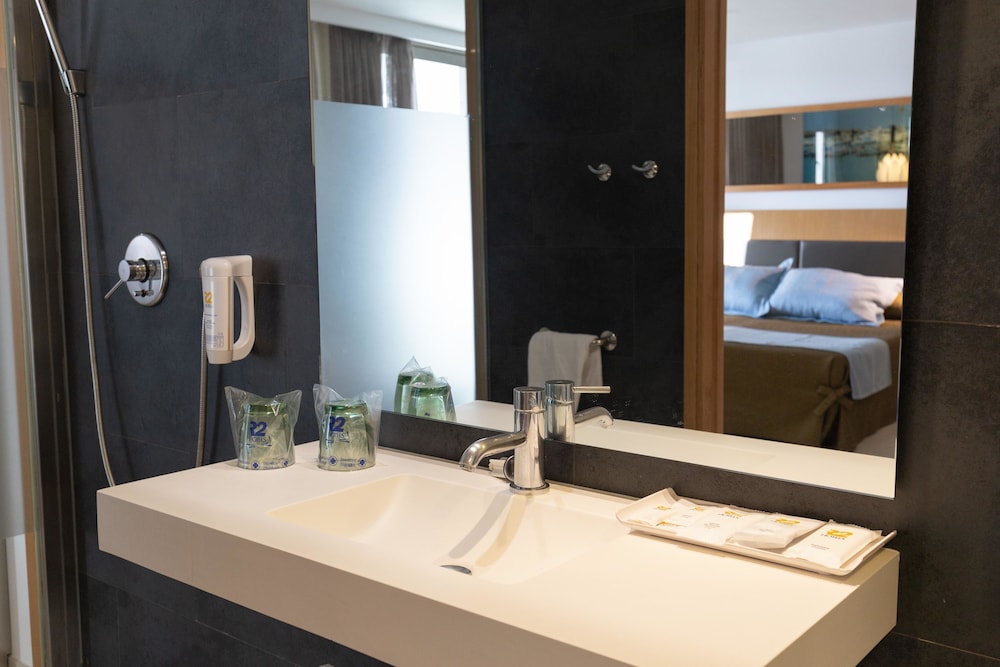 R2 Bahía Playa Design Hotel & Spa Wellness - Adults Only — Hotel rooms in Tarajalejo, Canary Islands