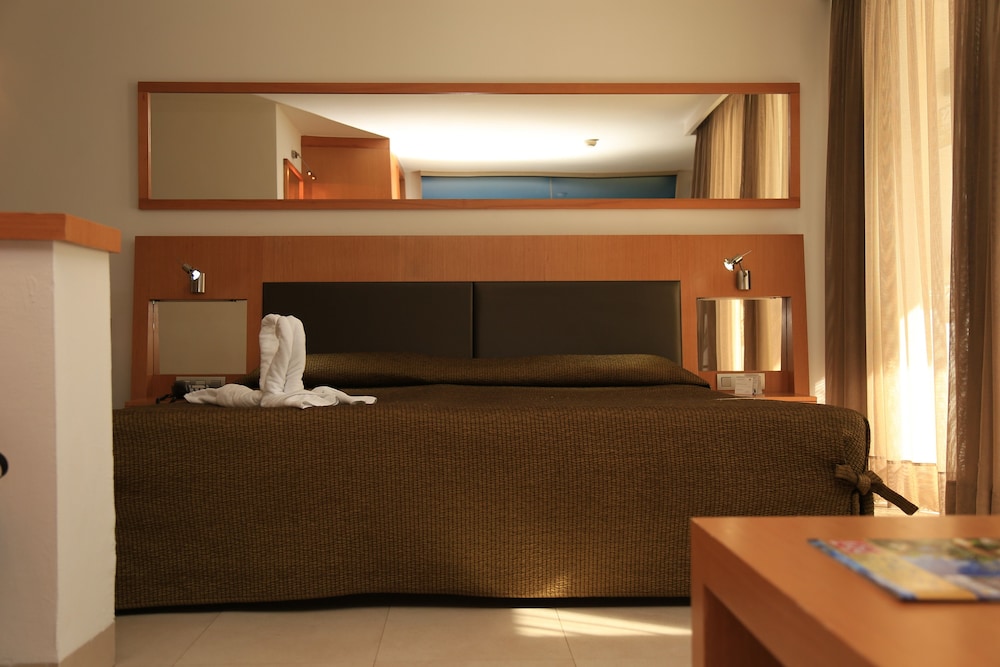 R2 Bahía Playa Design Hotel & Spa Wellness - Adults Only — Hotel rooms in Tarajalejo, Canary Islands