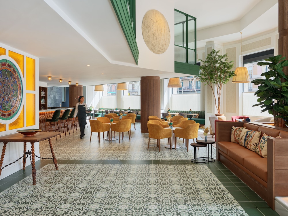 H10 Casanova — Restaurant & bars in Barcelona, Catalonia