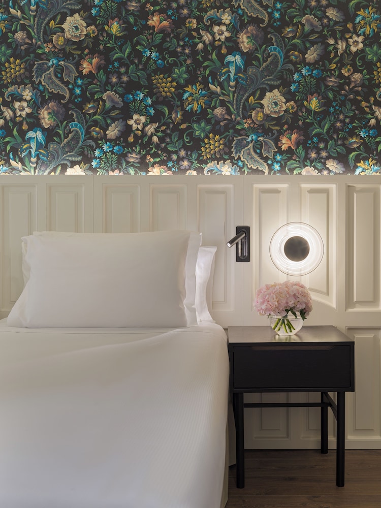 H10 Casanova — Hotel rooms in Barcelona, Catalonia