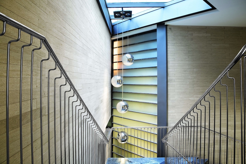 H10 Casanova — Hotel building in Barcelona, Catalonia