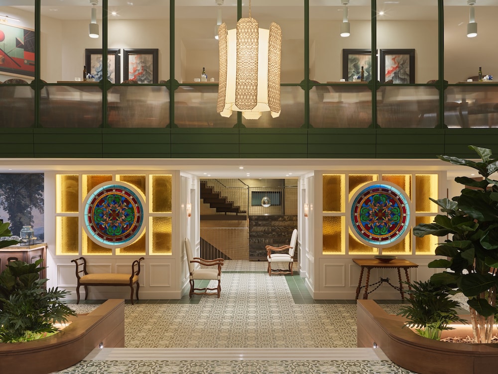 H10 Casanova — Hotel building in Barcelona, Catalonia