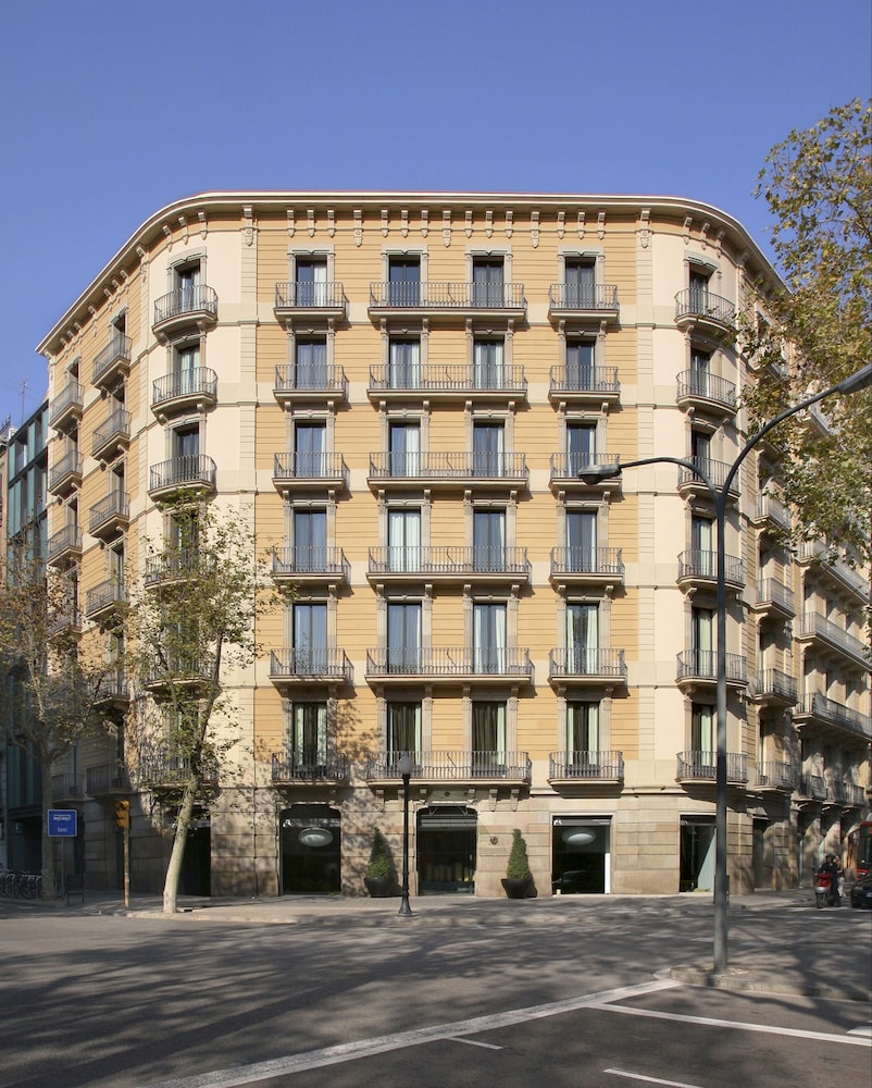 H10 Casanova — Hotel building in Barcelona, Catalonia