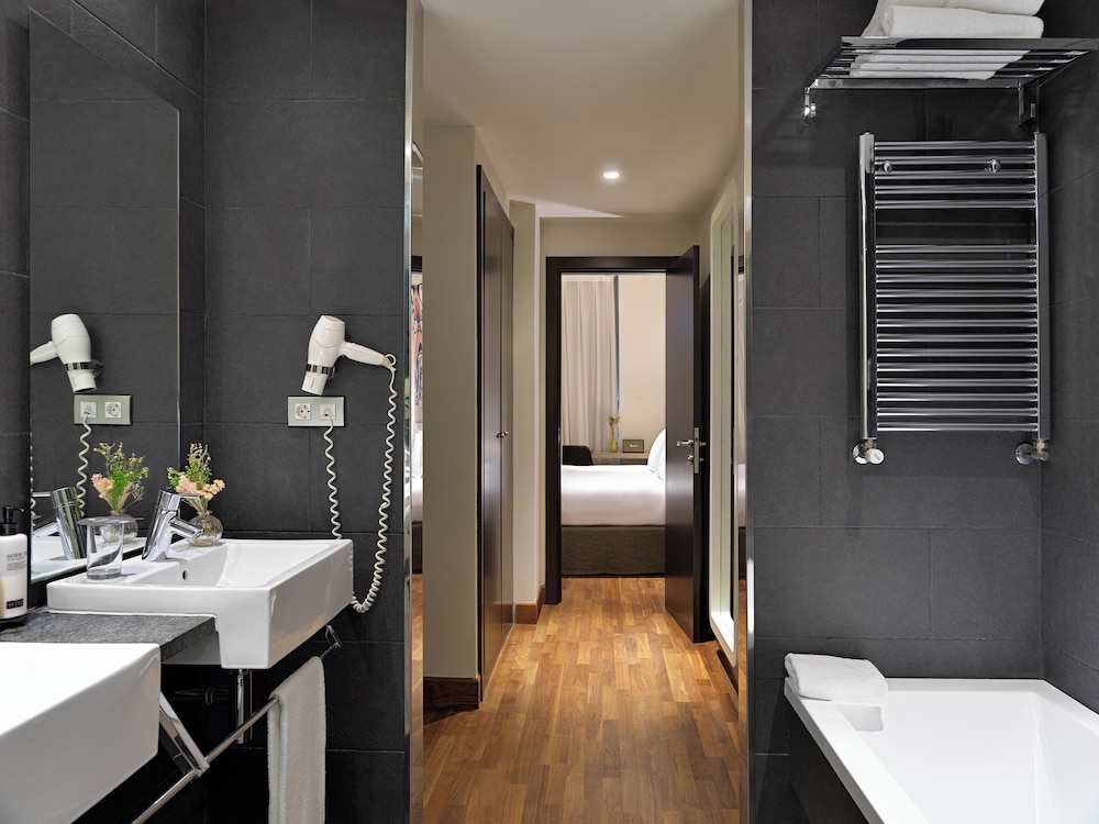 H10 Casanova — Hotel rooms in Barcelona, Catalonia