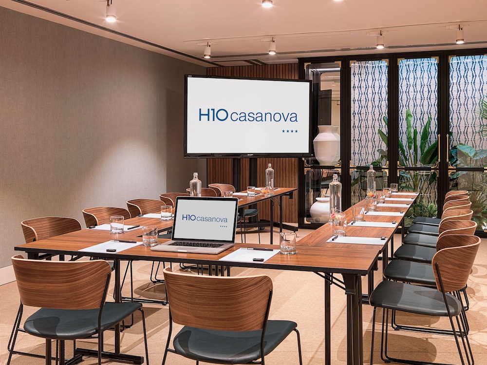 H10 Casanova — Hotel building in Barcelona, Catalonia