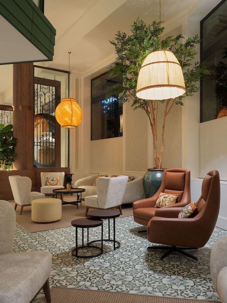 H10 Casanova — Restaurant & bars in Barcelona, Catalonia