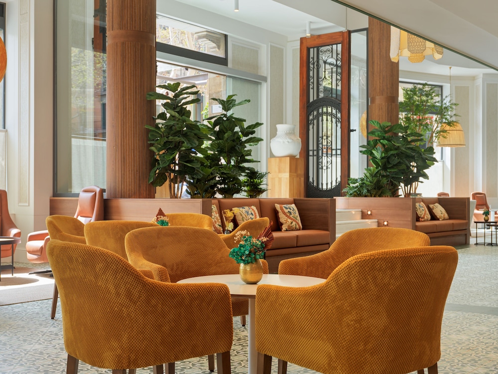 H10 Casanova — Restaurant & bars in Barcelona, Catalonia