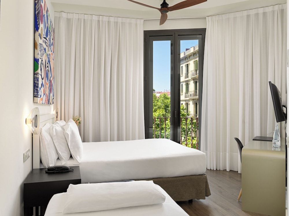 H10 Casanova — Hotel rooms in Barcelona, Catalonia