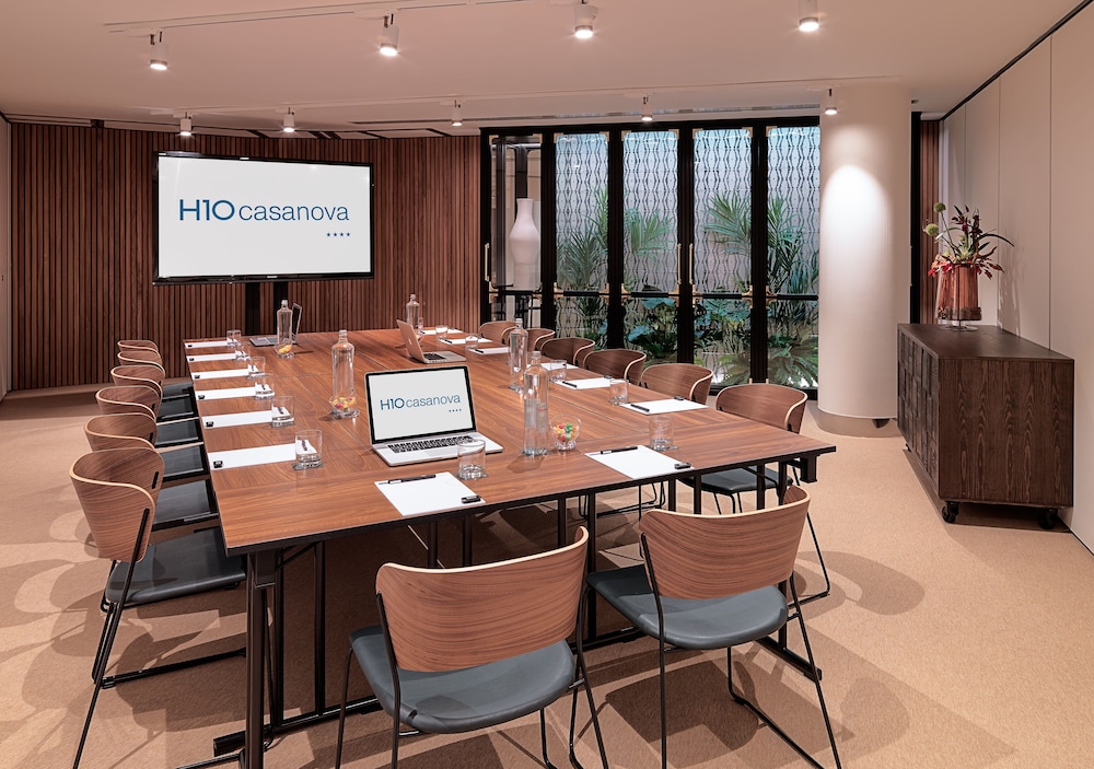 H10 Casanova — Hotel building in Barcelona, Catalonia