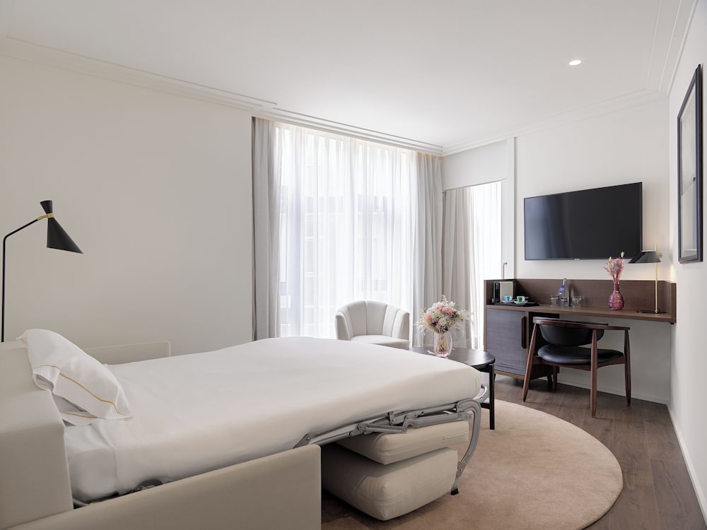H10 Casanova — Hotel rooms in Barcelona, Catalonia