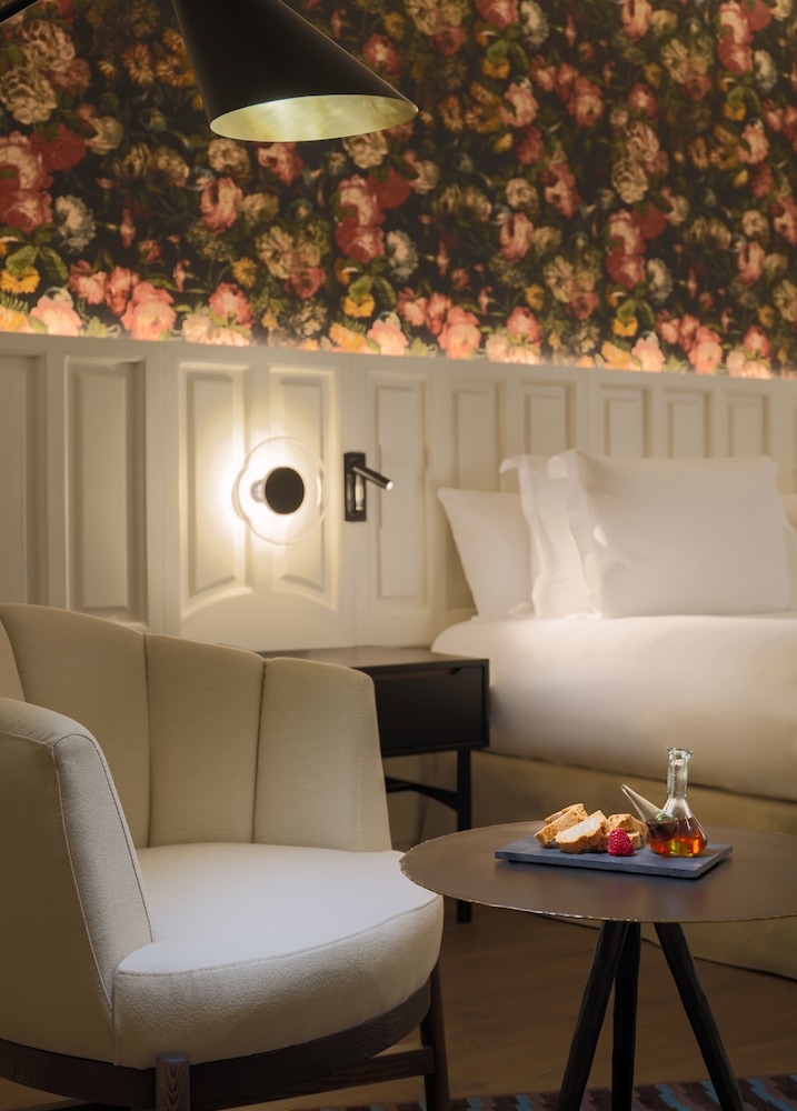 H10 Casanova — Hotel rooms in Barcelona, Catalonia