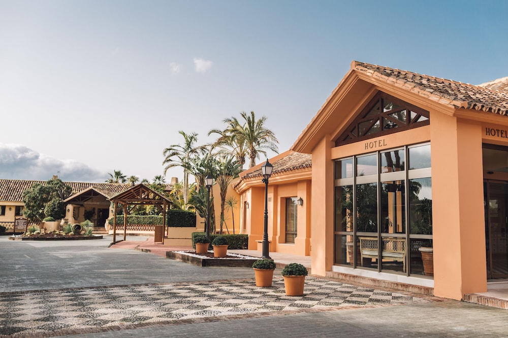 Rio Real Golf & Hotel — Hotel building in Marbella, Andalusia