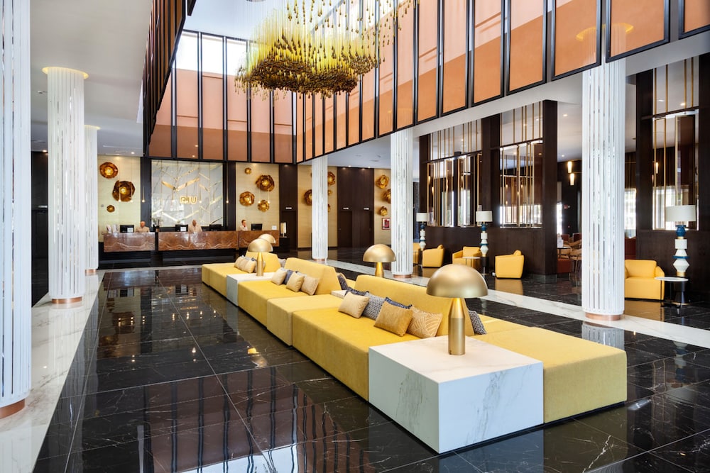 Hotel Riu Palace Oasis — Hotel building in Meloneras, Canary Islands