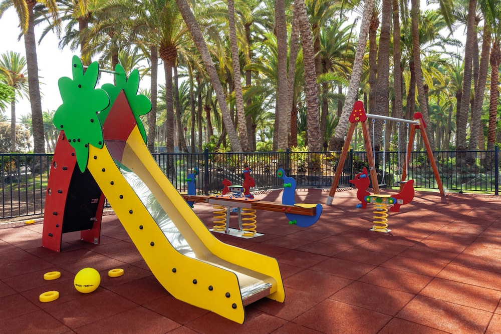 Hotel Riu Palace Oasis — Attractions for children in Meloneras, Canary Islands