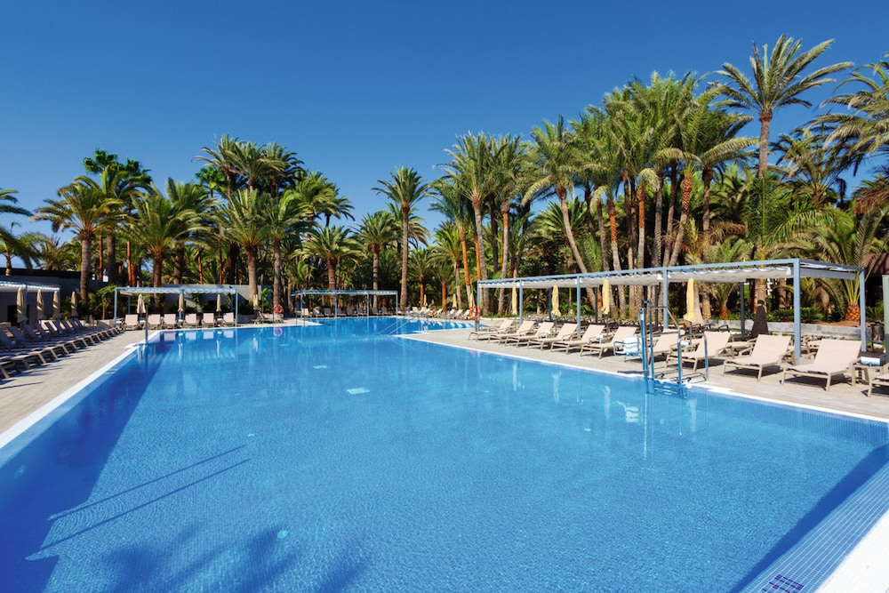 Hotel Riu Palace Oasis — Swimming pool in Meloneras, Canary Islands