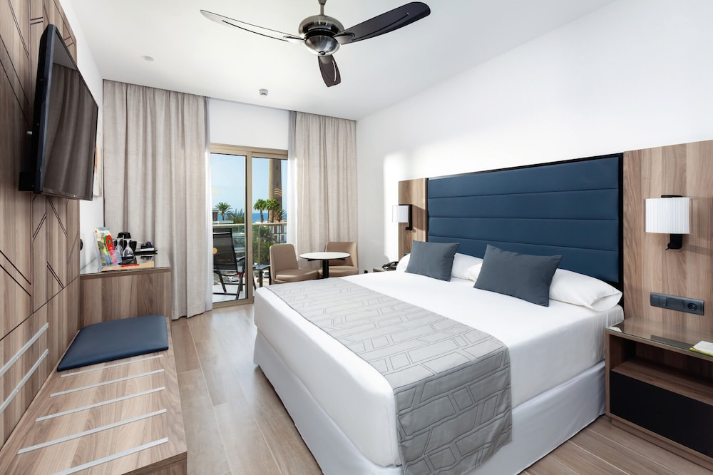 Hotel Riu Palace Oasis — Hotel rooms in Meloneras, Canary Islands