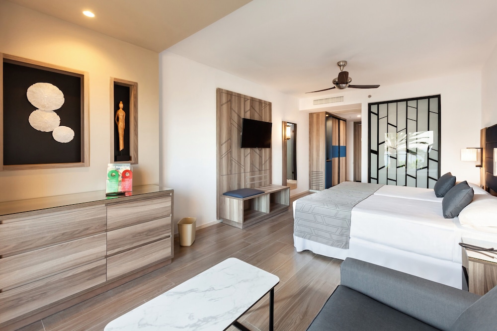 Hotel Riu Palace Oasis — Hotel rooms in Meloneras, Canary Islands