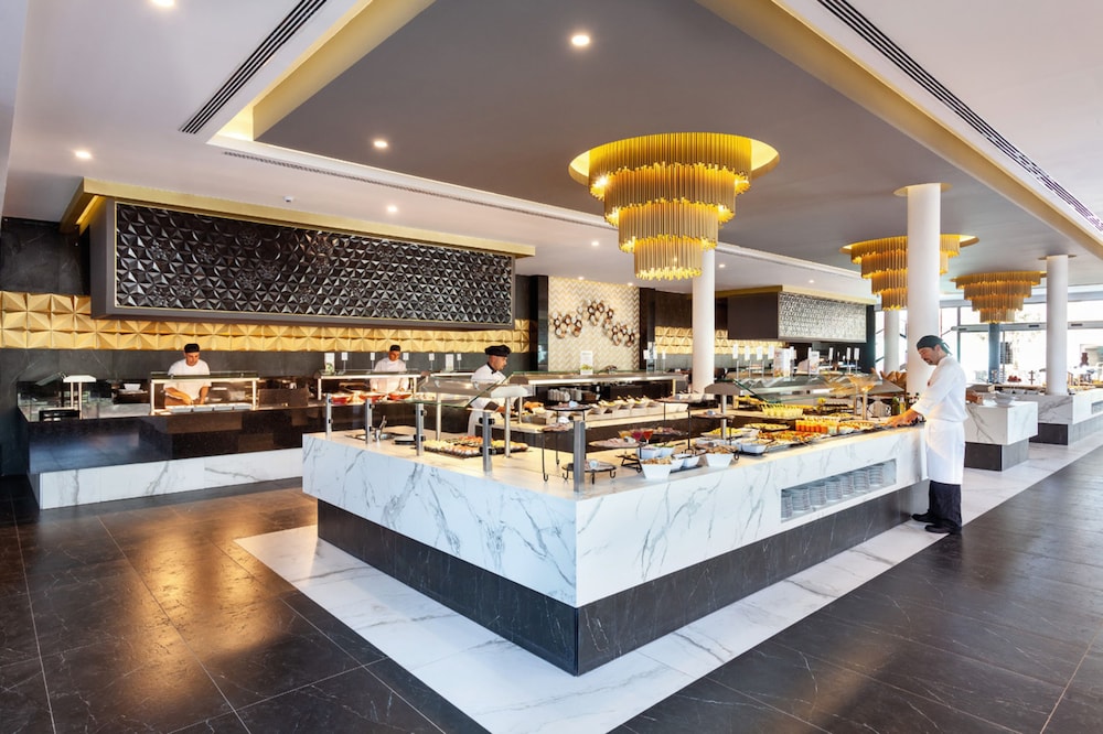 Hotel Riu Palace Oasis — Restaurant & bars in Meloneras, Canary Islands