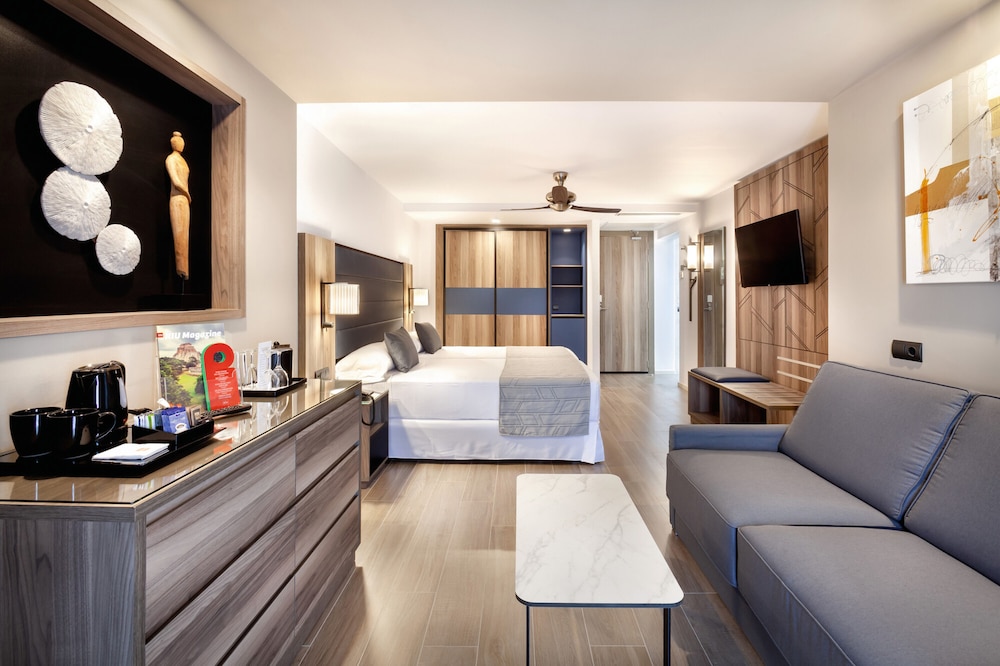 Hotel Riu Palace Oasis — Hotel rooms in Meloneras, Canary Islands