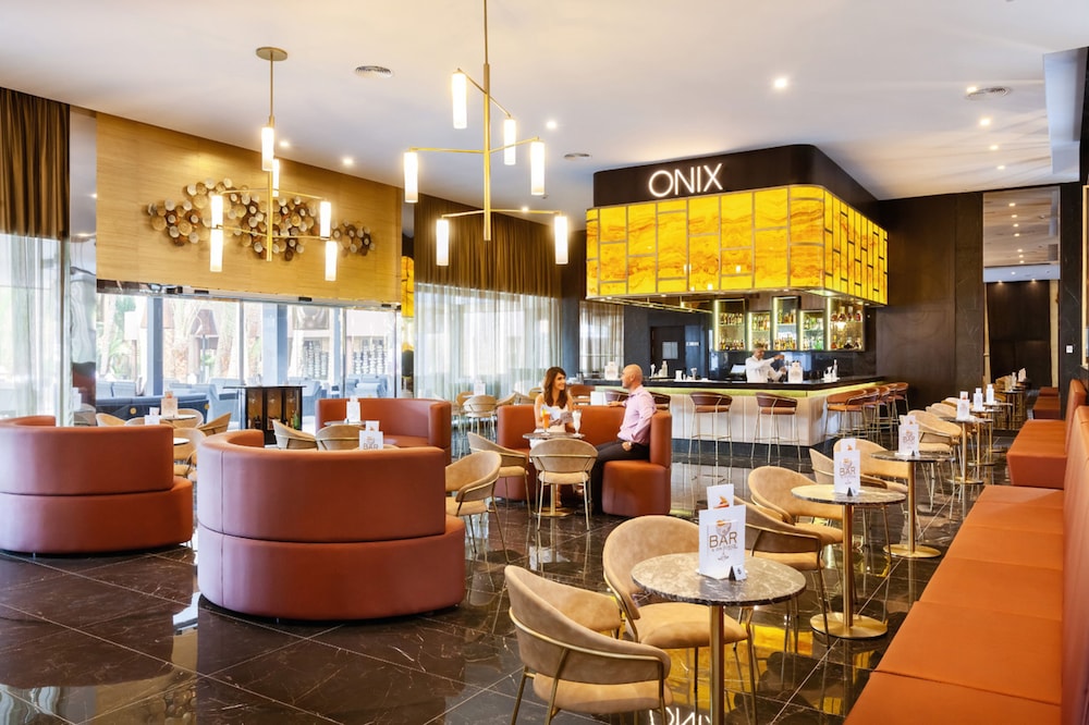 Hotel Riu Palace Oasis — Restaurant & bars in Meloneras, Canary Islands