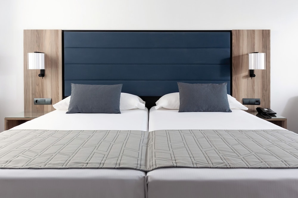 Hotel Riu Palace Oasis — Hotel rooms in Meloneras, Canary Islands