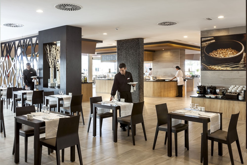 Hotel Riu Papayas - All Inclusive — Restaurant & bars in Playa del Ingles, Canary Islands