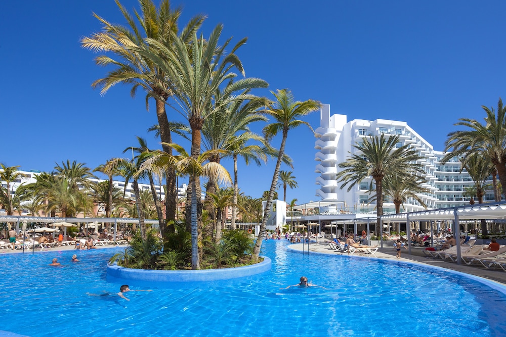 Hotel Riu Papayas - All Inclusive — Swimming pool in Playa del Ingles, Canary Islands