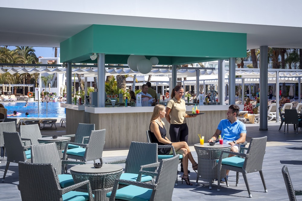 Hotel Riu Papayas - All Inclusive — Restaurant & bars in Playa del Ingles, Canary Islands