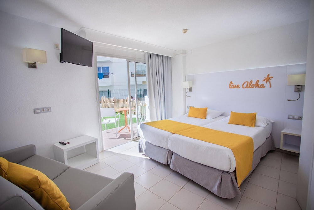 Servatur Waikiki — Hotel rooms in Playa del Ingles, Canary Islands