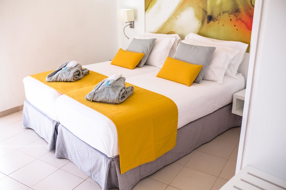 Servatur Waikiki — Hotel rooms in Playa del Ingles, Canary Islands