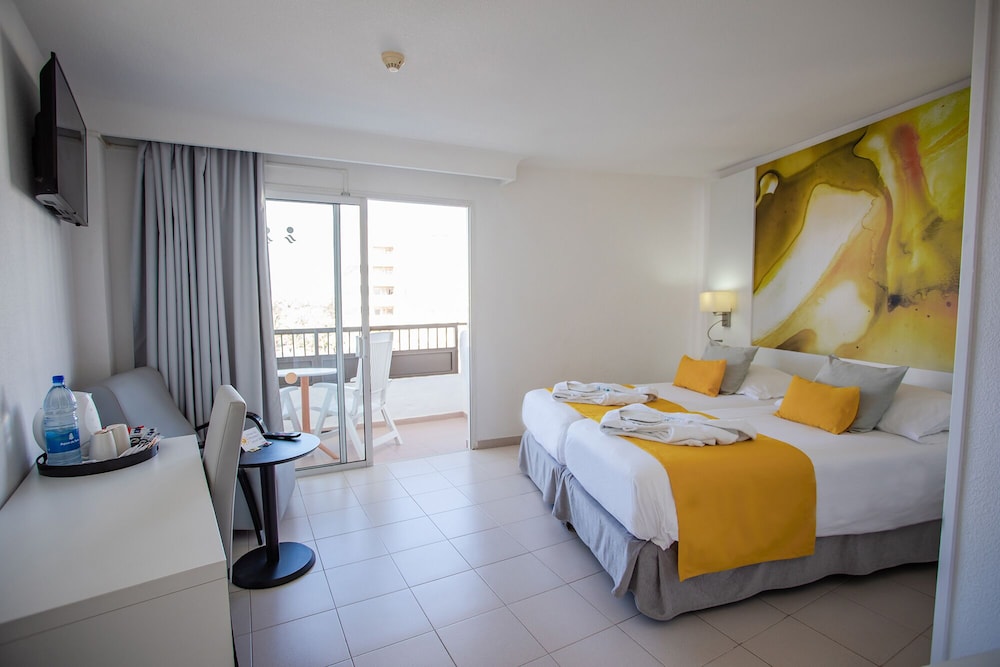 Servatur Waikiki — Hotel rooms in Playa del Ingles, Canary Islands