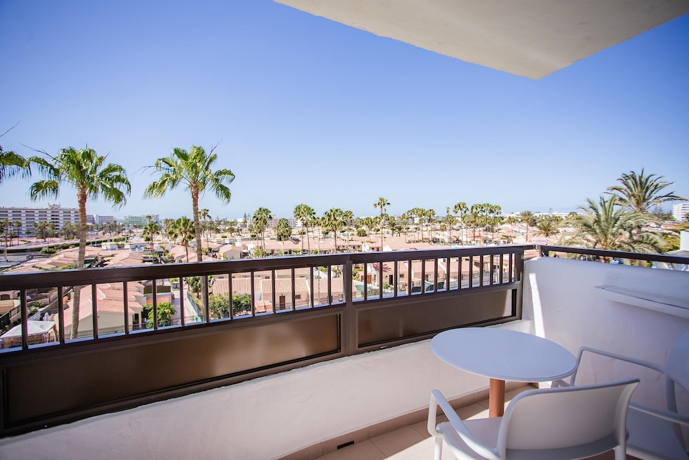 Servatur Waikiki — Hotel rooms in Playa del Ingles, Canary Islands