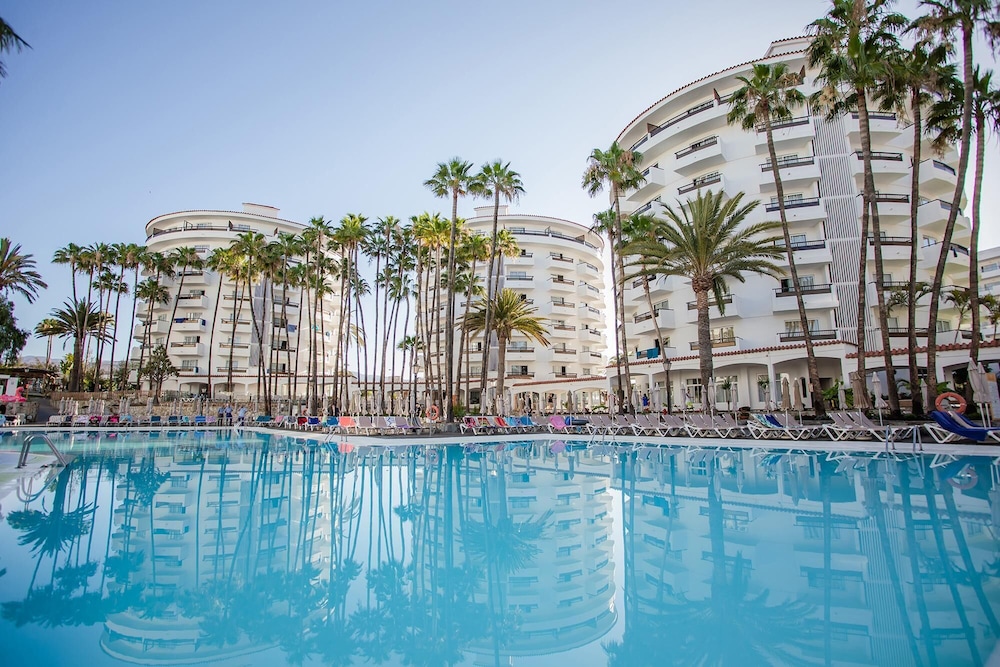 Servatur Waikiki — Swimming pool in Playa del Ingles, Canary Islands