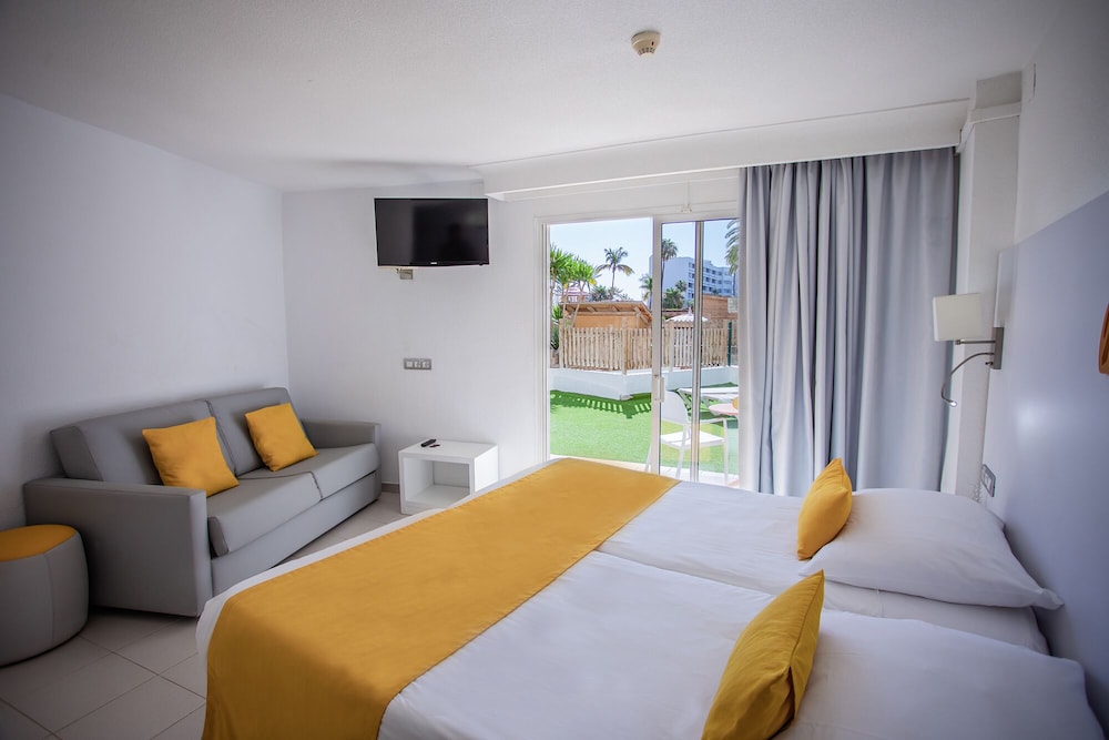 Servatur Waikiki — Hotel rooms in Playa del Ingles, Canary Islands