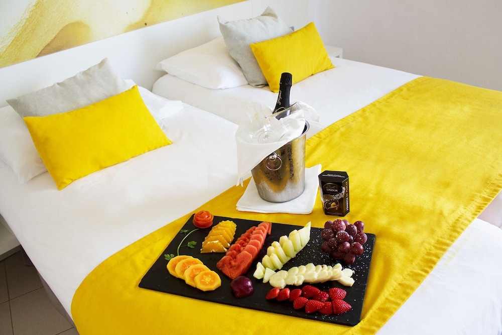 Servatur Waikiki — Hotel rooms in Playa del Ingles, Canary Islands