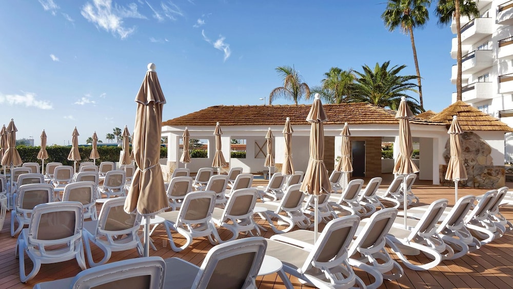 Servatur Waikiki — Swimming pool in Playa del Ingles, Canary Islands