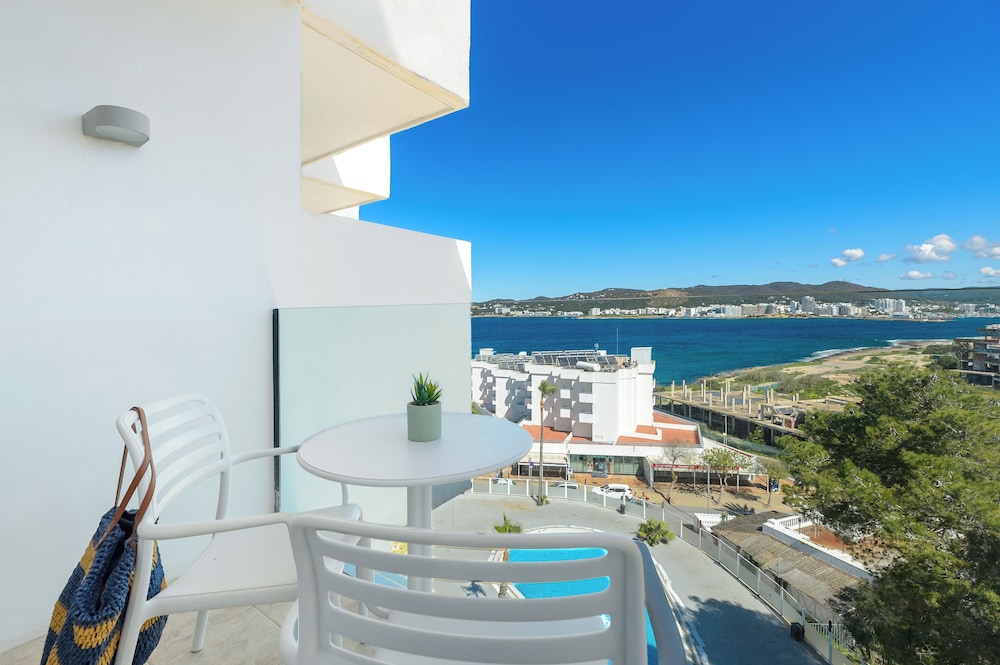 Hotel Vibra Riviera — Attractions in the area in San Antonio, Balearic Islands