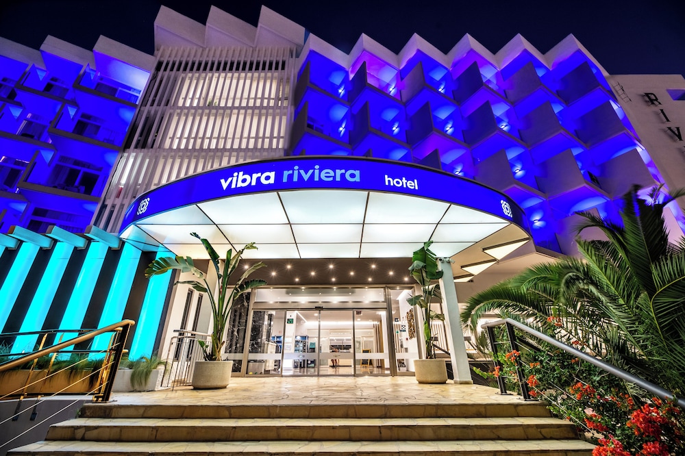 Hotel Vibra Riviera — Hotel building in San Antonio, Balearic Islands