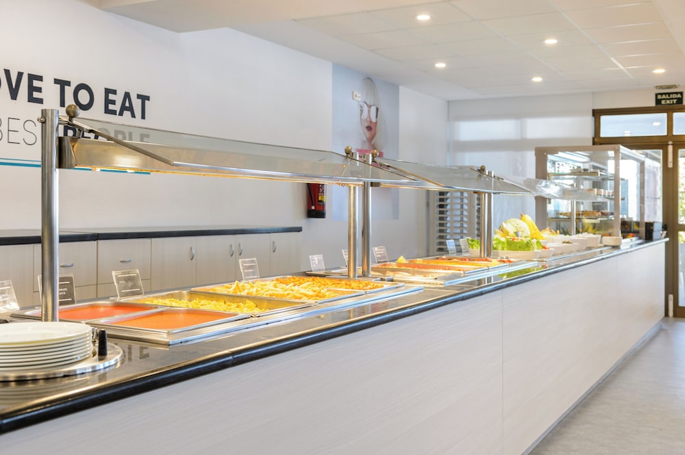 Hotel Vibra Riviera — Restaurant & bars in San Antonio, Balearic Islands