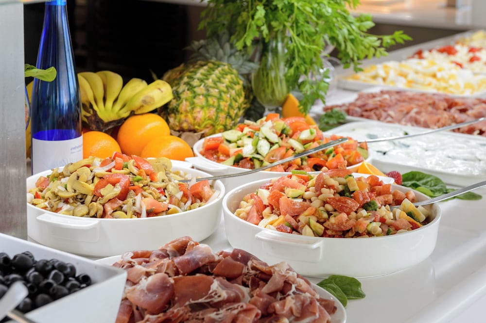 Hotel Vibra Riviera — Restaurant & bars in San Antonio, Balearic Islands