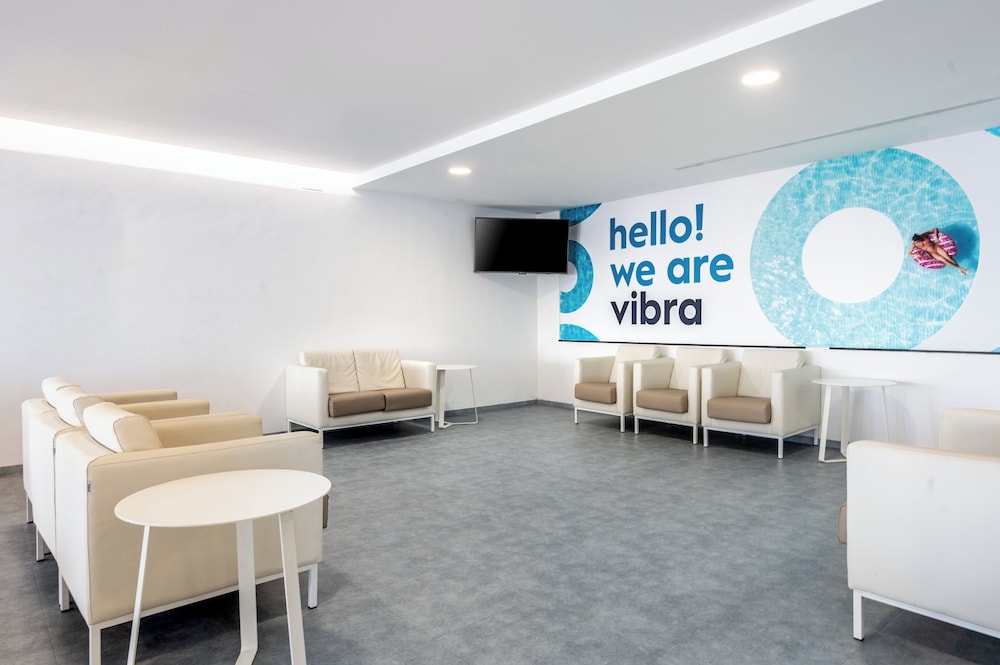 Hotel Vibra Riviera — Hotel building in San Antonio, Balearic Islands