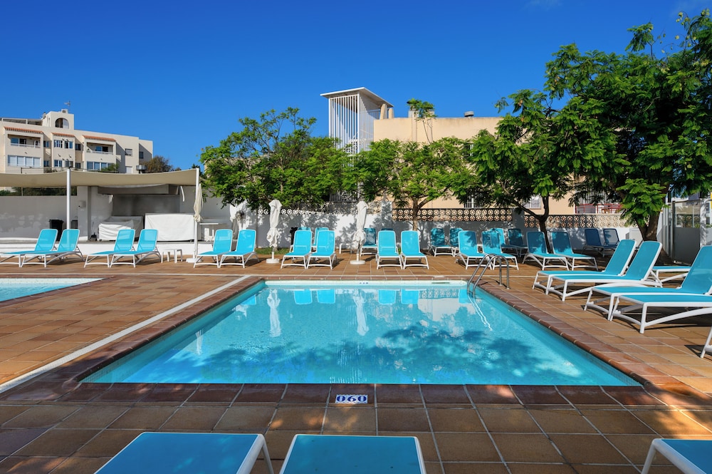 Hotel Vibra Riviera — Swimming pool in San Antonio, Balearic Islands