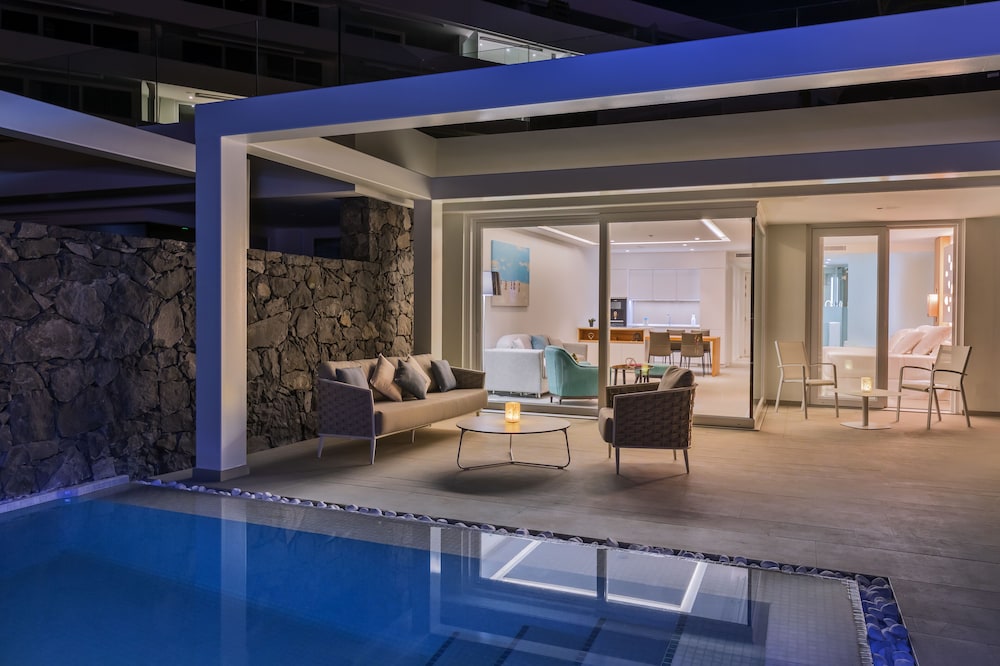 Royal Hideaway Corales Suites, part of Barceló Hotel Group — Rooms in Costa Adeje, Canary Islands