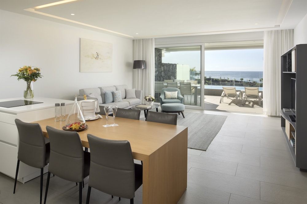 Royal Hideaway Corales Suites, part of Barceló Hotel Group — Rooms in Costa Adeje, Canary Islands