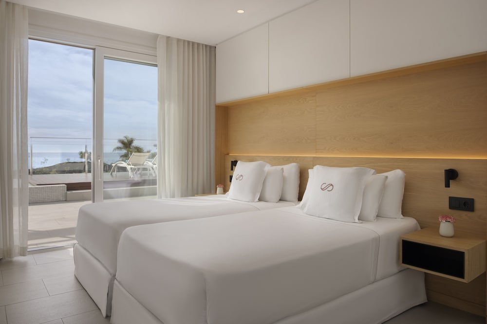 Royal Hideaway Corales Suites, part of Barceló Hotel Group — Hotel rooms in Costa Adeje, Canary Islands