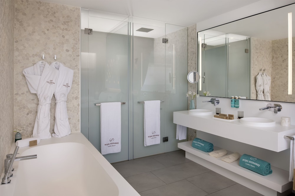 Royal Hideaway Corales Suites, part of Barceló Hotel Group — Rooms in Costa Adeje, Canary Islands