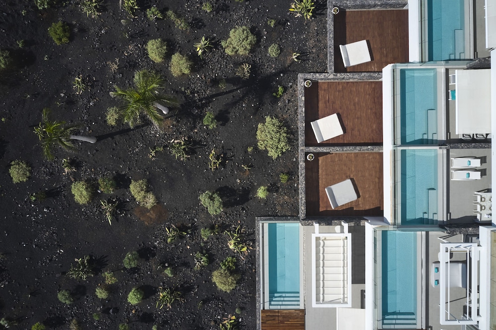 Royal Hideaway Corales Suites, part of Barceló Hotel Group — Swimming pool in Costa Adeje, Canary Islands