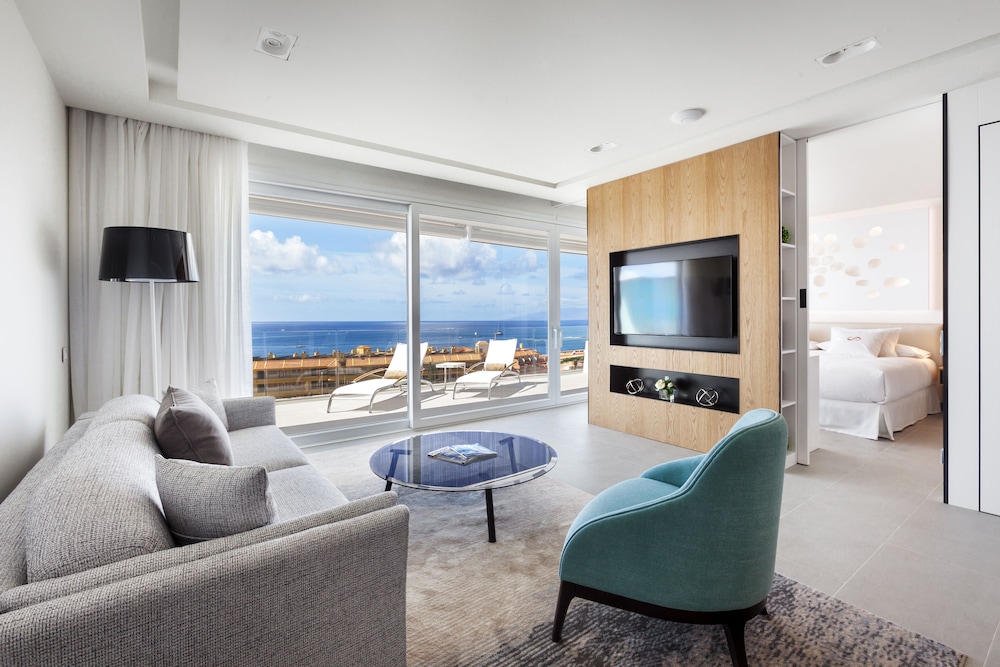 Royal Hideaway Corales Suites, part of Barceló Hotel Group — Hotel rooms in Costa Adeje, Canary Islands